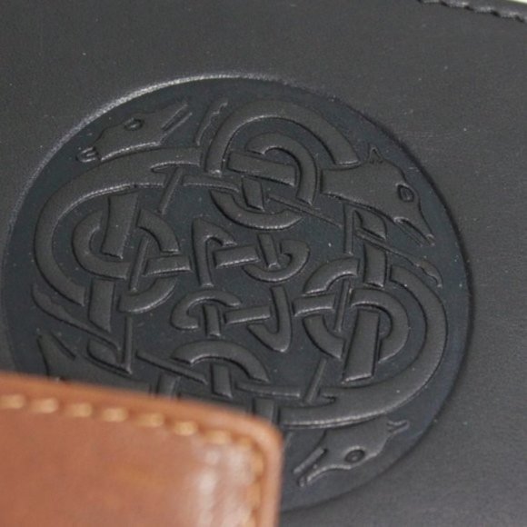 New Made in Ireland Celtic Hound Dog Genuine Leather Wallet Mens - Picture 6 of 9